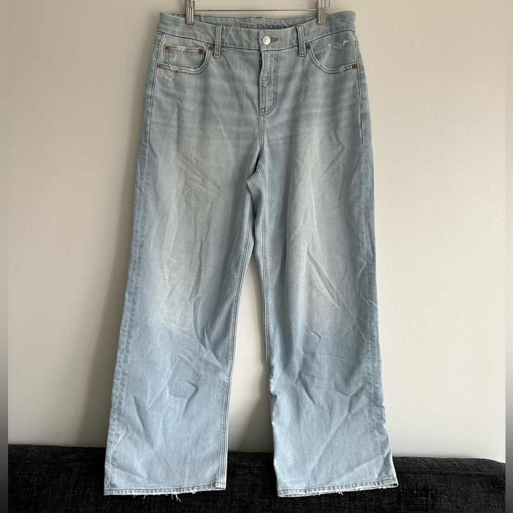 NWOT AEO "Curvy Stovepipe" Light Wash Straight leg Jeans Size 10